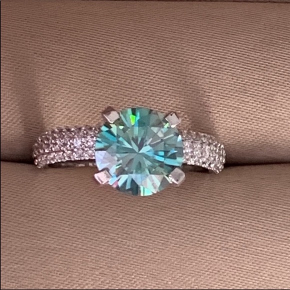 3.0 Carat VVS1 Vivid Blue Moissanite Ring - Picture 6 of 9